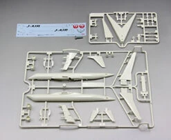Fine Molds 15505 Japan Airlines MRJ 90 1/200 Scale Kit -Model Toys 149511 52234.1507102831