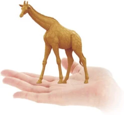 Kaiyodo ARTPLA 1/35 Tourist And Giraffe Set Plastic Model -Model Toys 4537807190116 fed414b7b9e409e9b39b610f4d303ee9 45517.1652251268