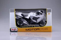 Aoshima Skynet 04538 Kawasaki Ninja ZX-14R 1/12 Scale Finished Model -Model Toys 4905083104538 5 04974.1517552361