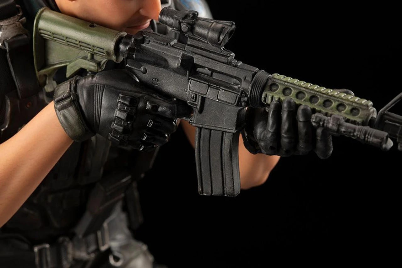 Kotobukiya ARTFX Chris Redfield Renewal Package 1/6 Figure (Resident Evil: Vendetta) 14 Kotobukiya ARTFX Chris Redfield Renewal Package 1/6 Figure (Resident Evil: Vendetta) - Image 14