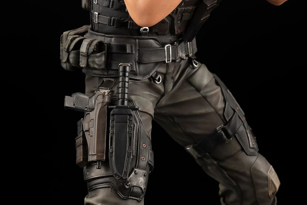 Kotobukiya ARTFX Chris Redfield Renewal Package 1/6 Figure (Resident Evil: Vendetta) 12 Kotobukiya ARTFX Chris Redfield Renewal Package 1/6 Figure (Resident Evil: Vendetta) - Image 12